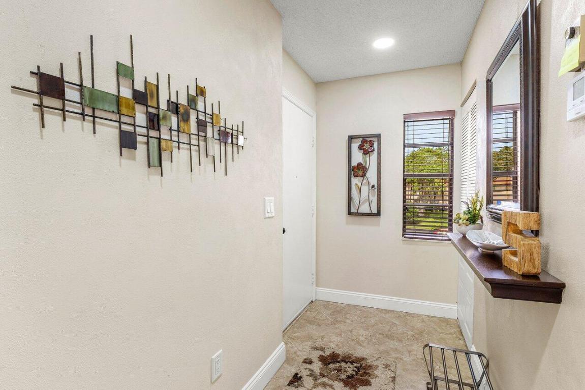 9283 Vista Del Lago 37-L