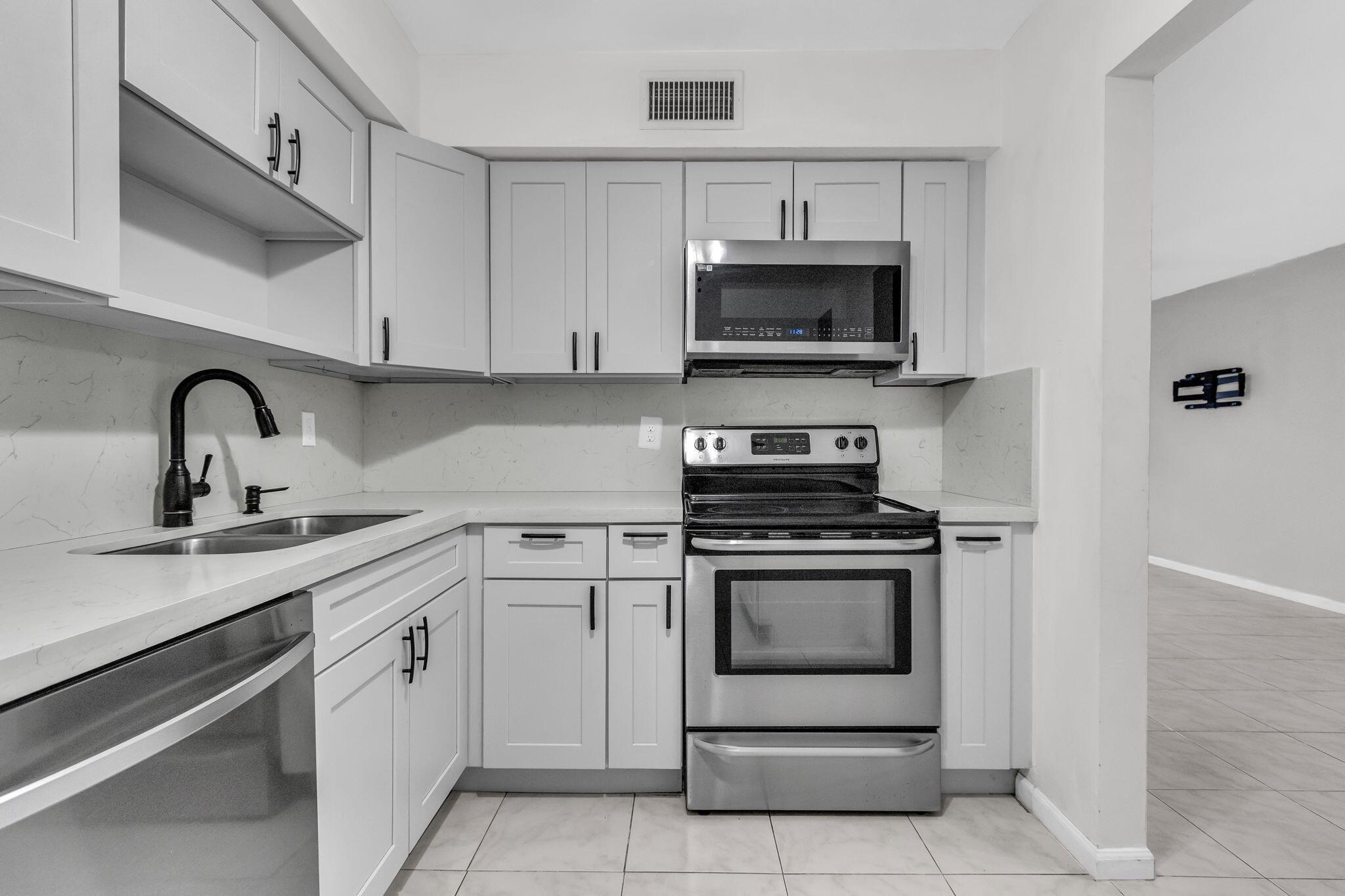 9810 Pineapple Tree Drive 107