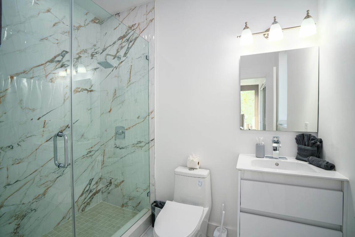 1000 N Riverside Drive