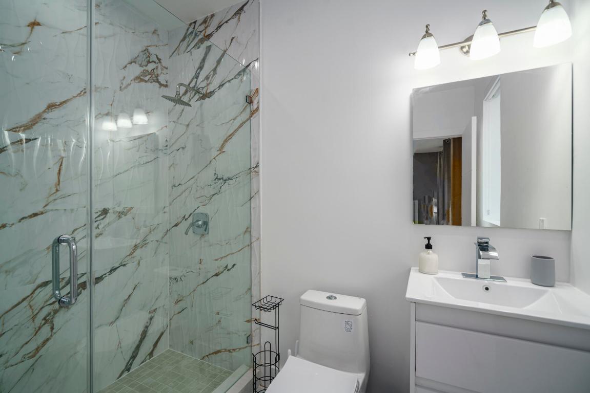 1000 N Riverside Drive