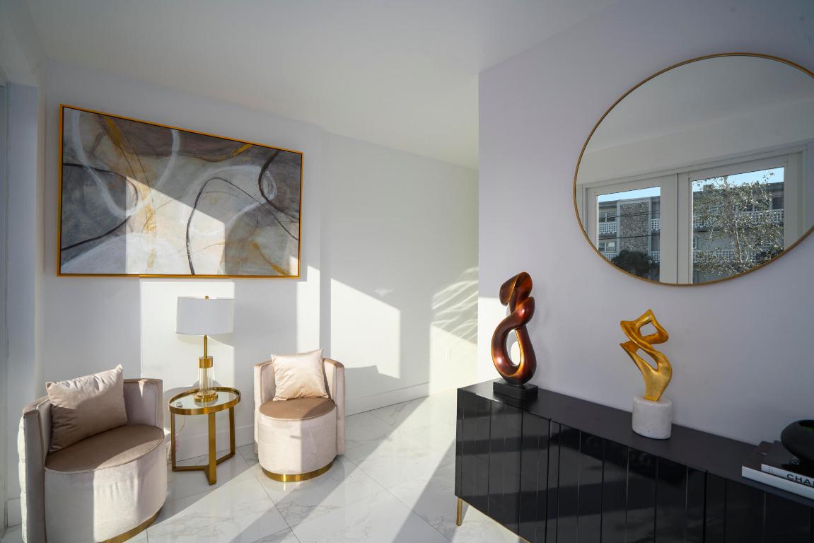 1000 N Riverside Drive