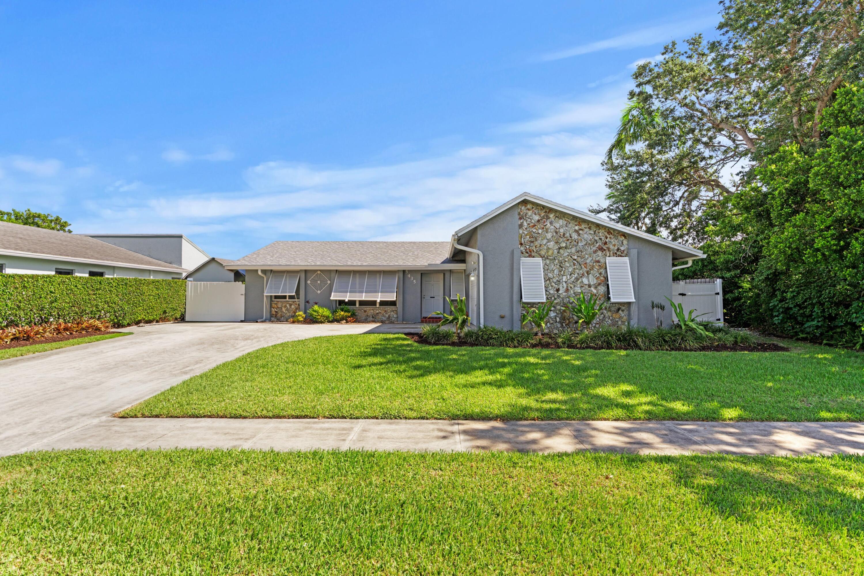 5435 Rose Marie Avenue N