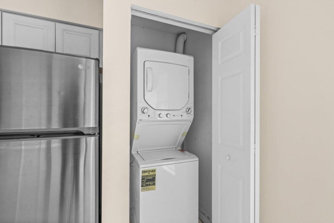 9112 SW 21st Court E