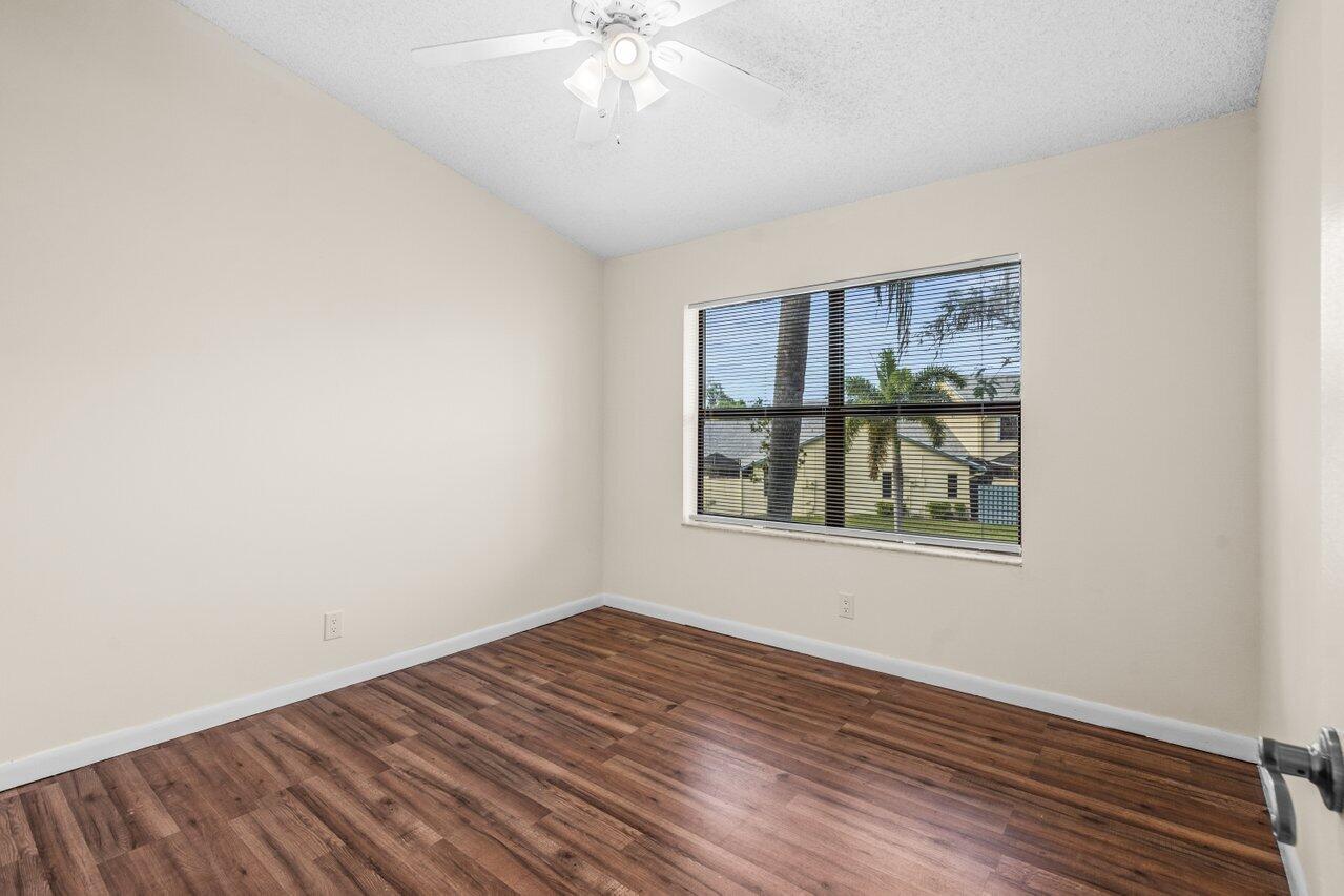 9112 SW 21st Court E