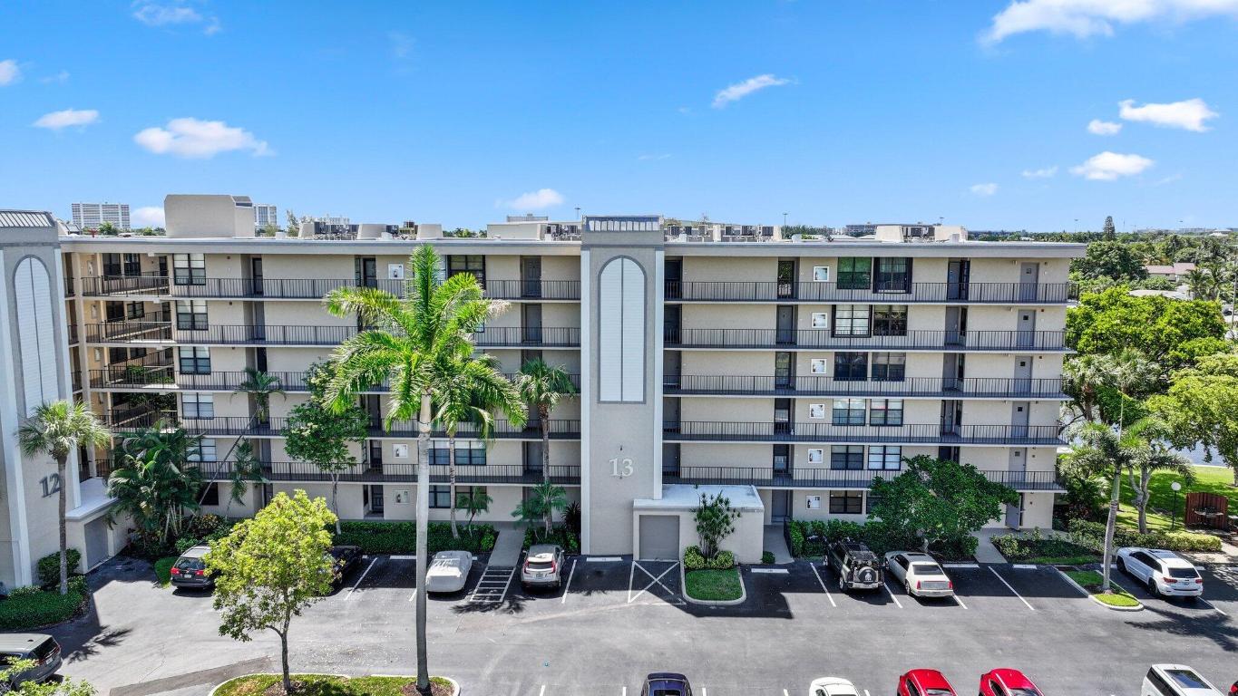 13 Royal Palm Way 5020