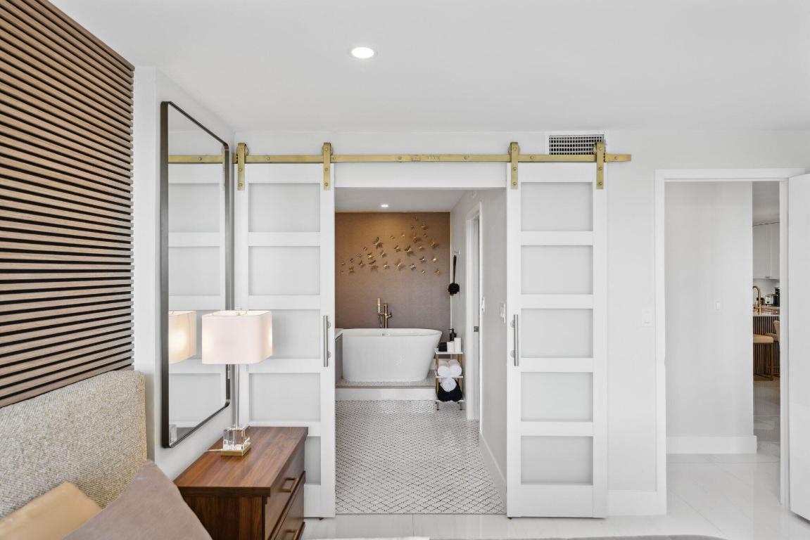 13 Royal Palm Way 5020