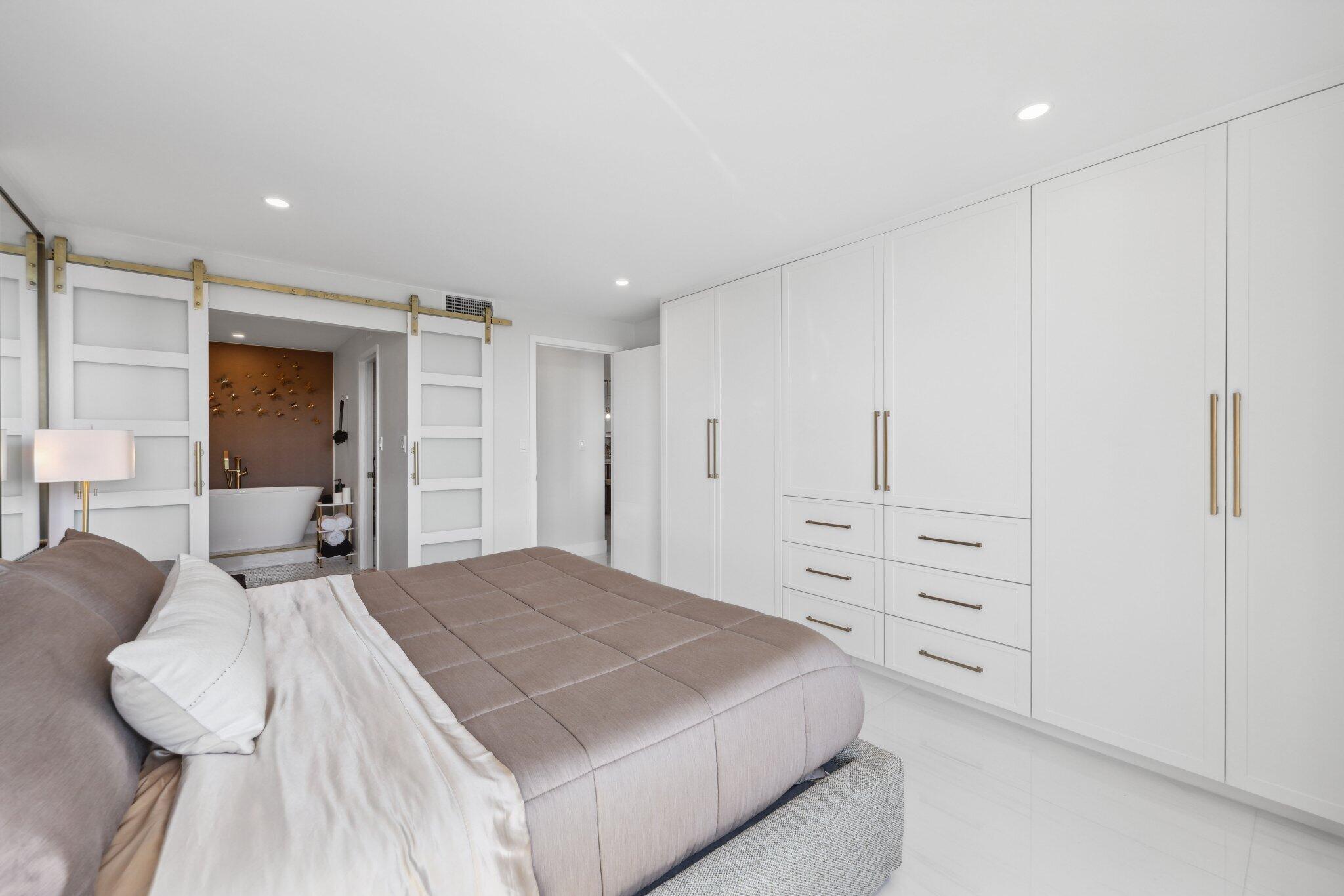 13 Royal Palm Way 5020