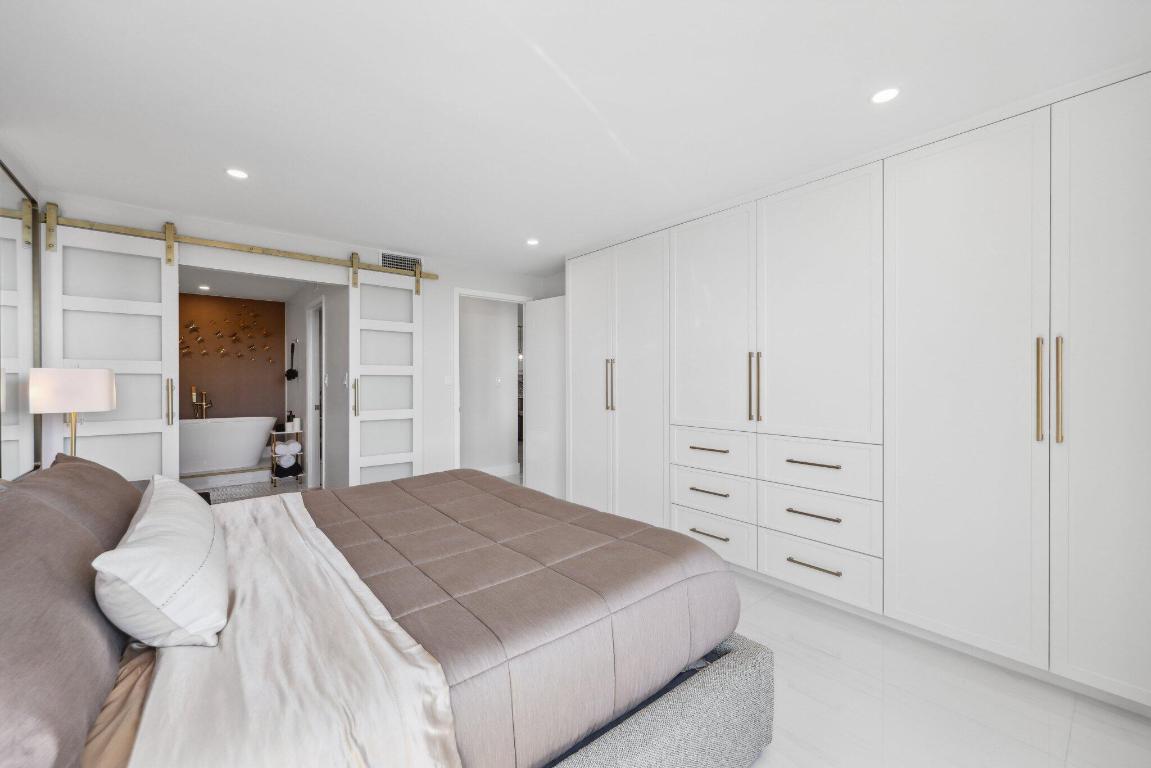 13 Royal Palm Way 5020