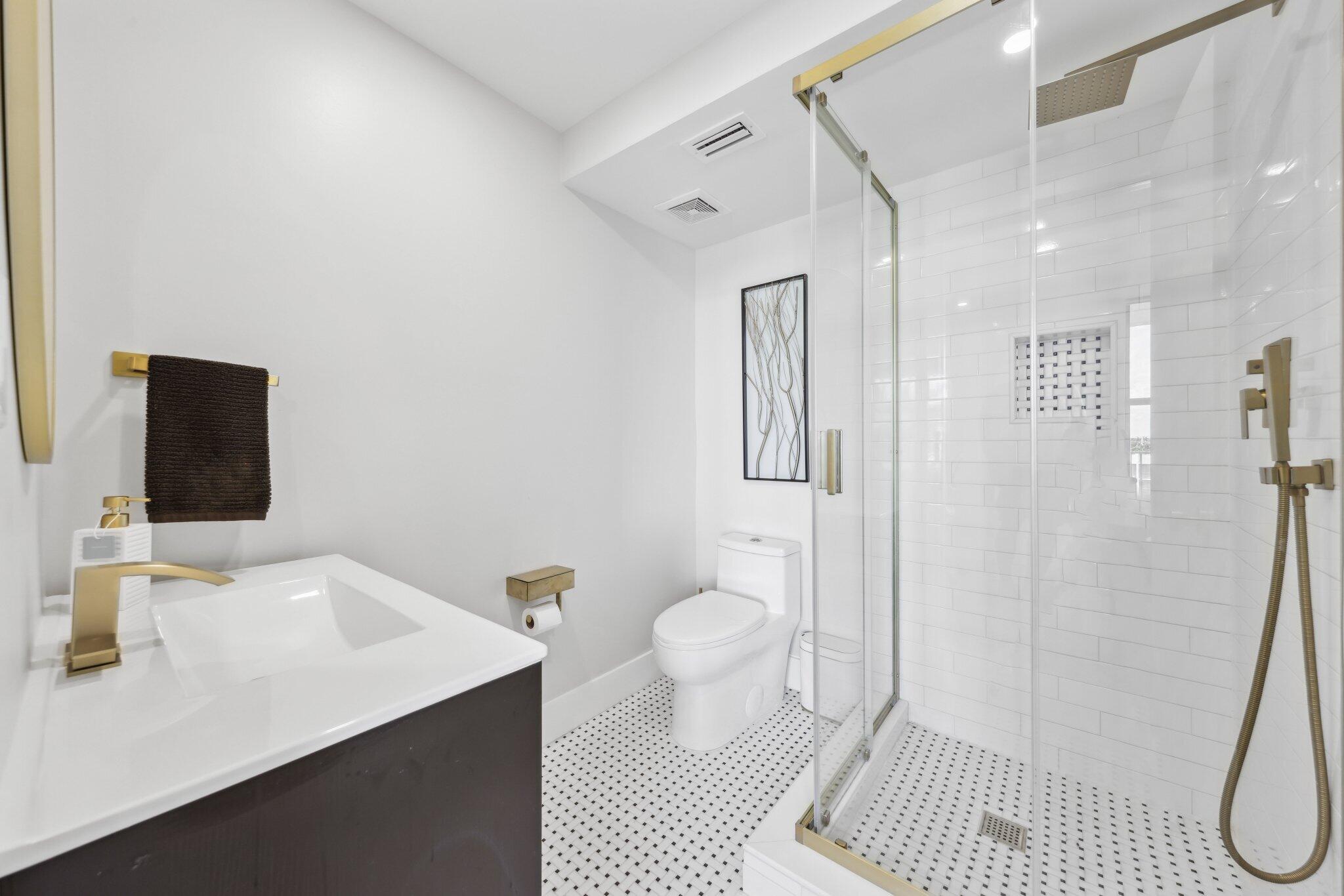 13 Royal Palm Way 5020