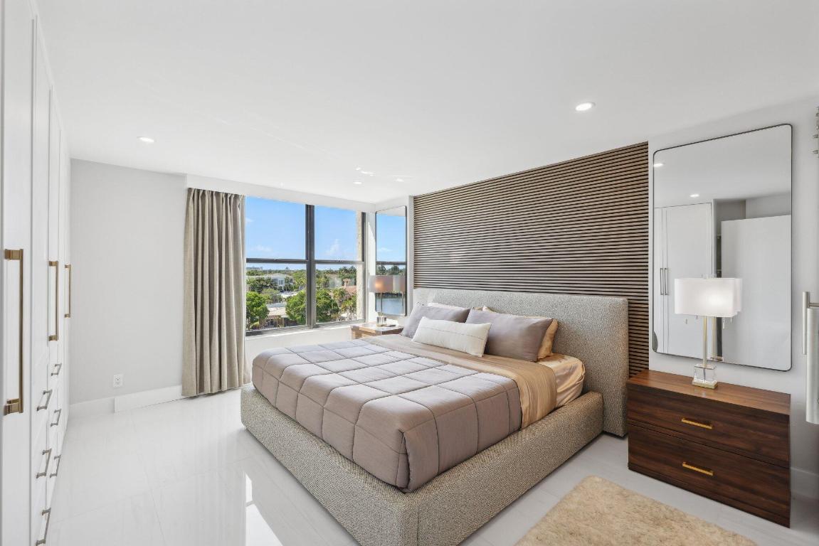 13 Royal Palm Way 5020