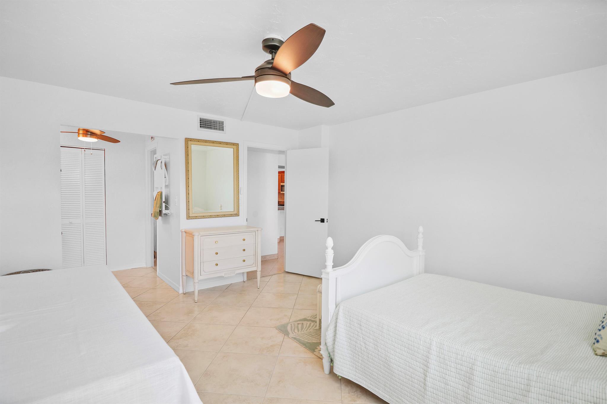 13 Royal Palm Way 302