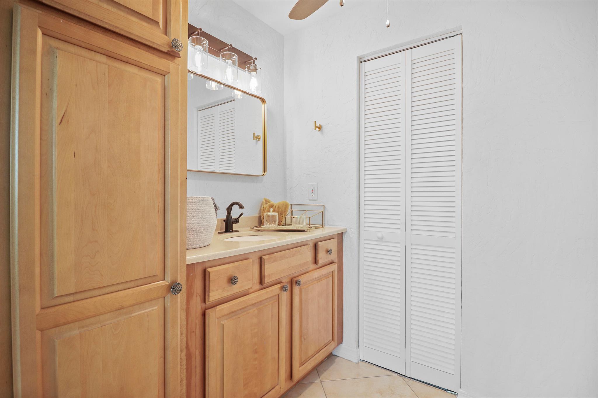 13 Royal Palm Way 302