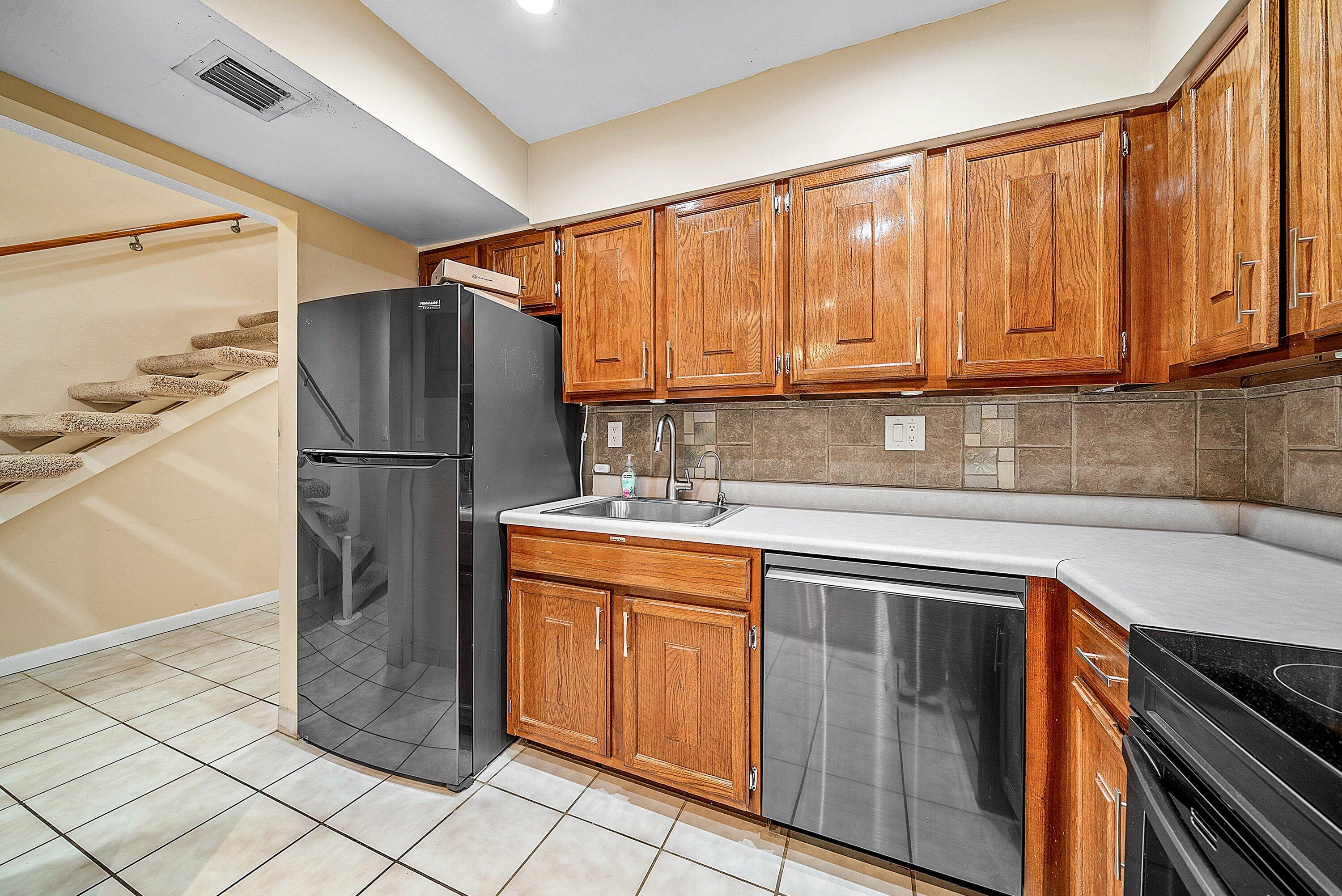 682 Kensington Place