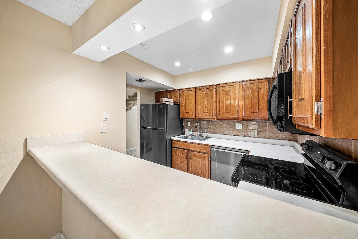 682 Kensington Place