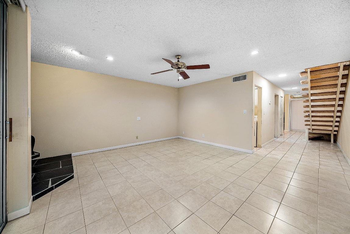 682 Kensington Place