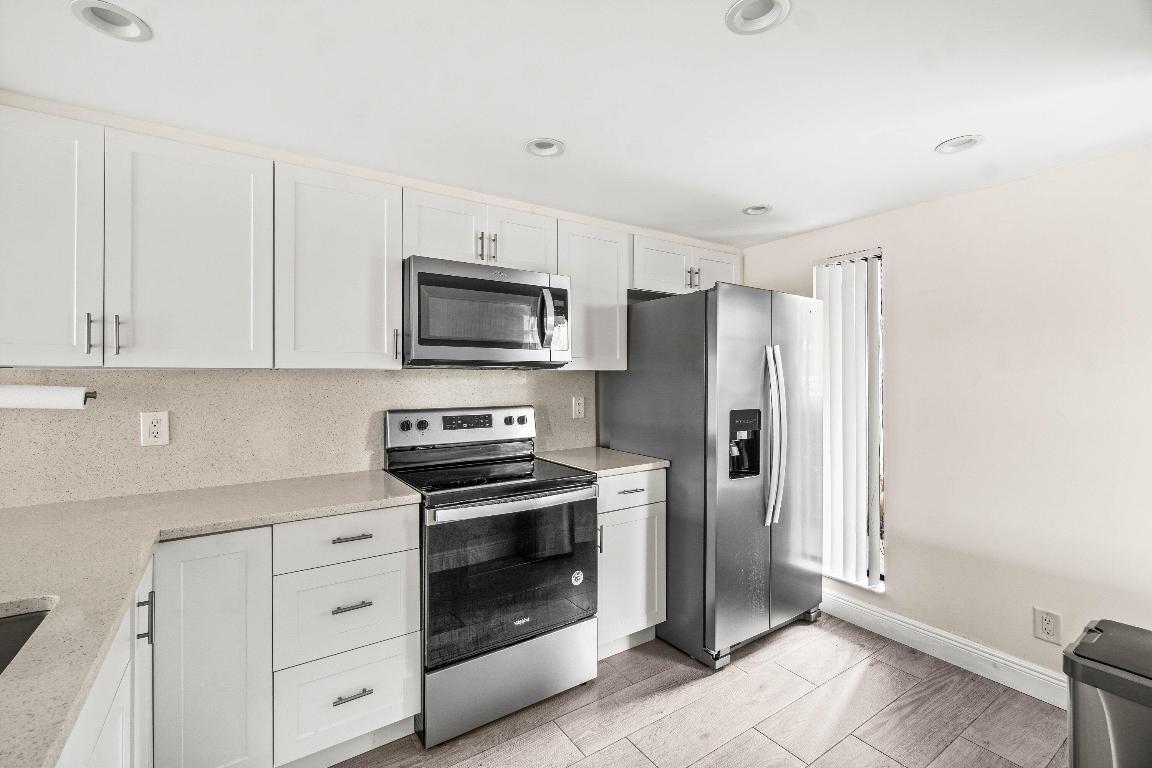 17 Royal Palm Way 103