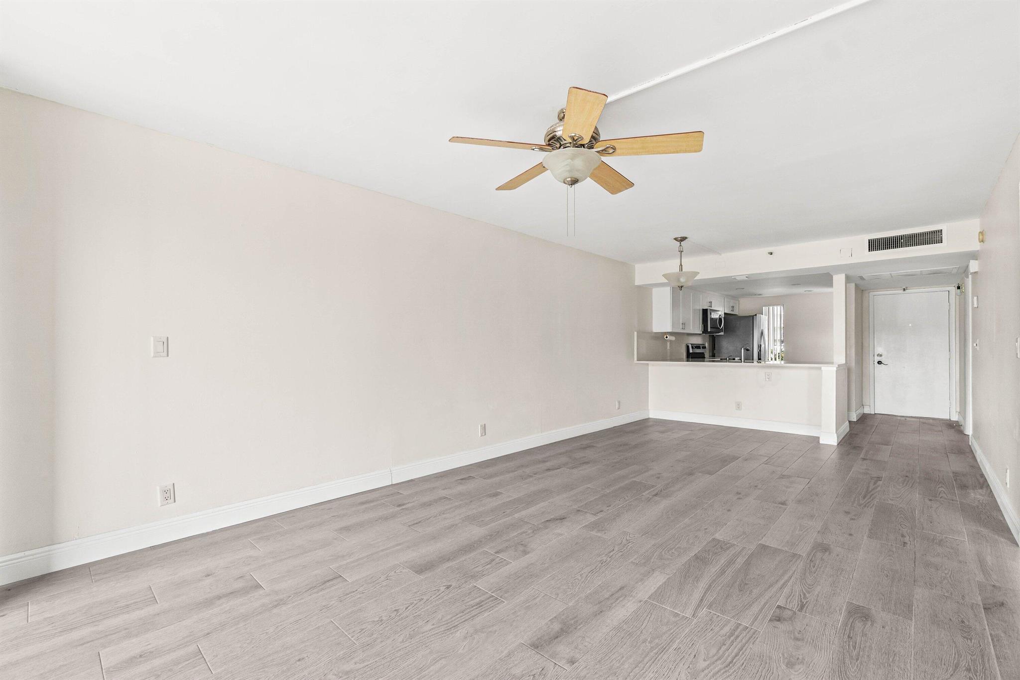 17 Royal Palm Way 103