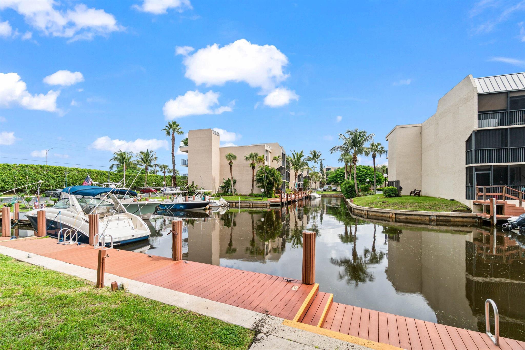 17 Royal Palm Way 103