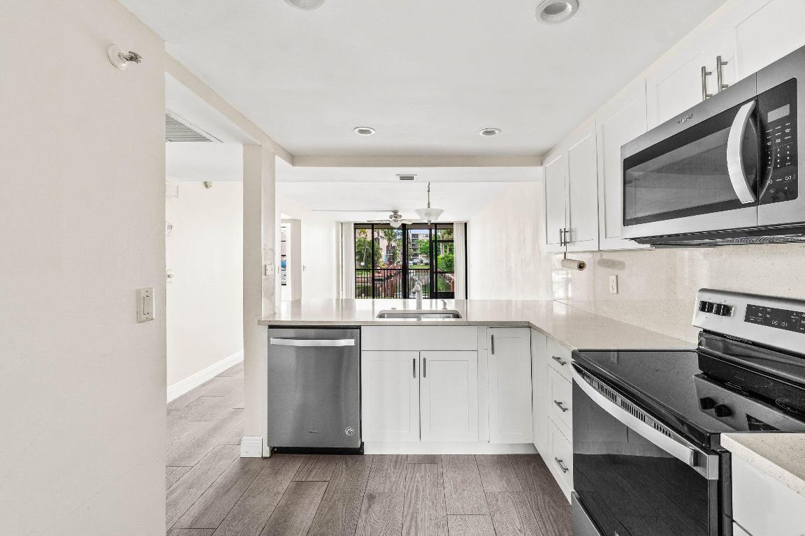 17 Royal Palm Way 103