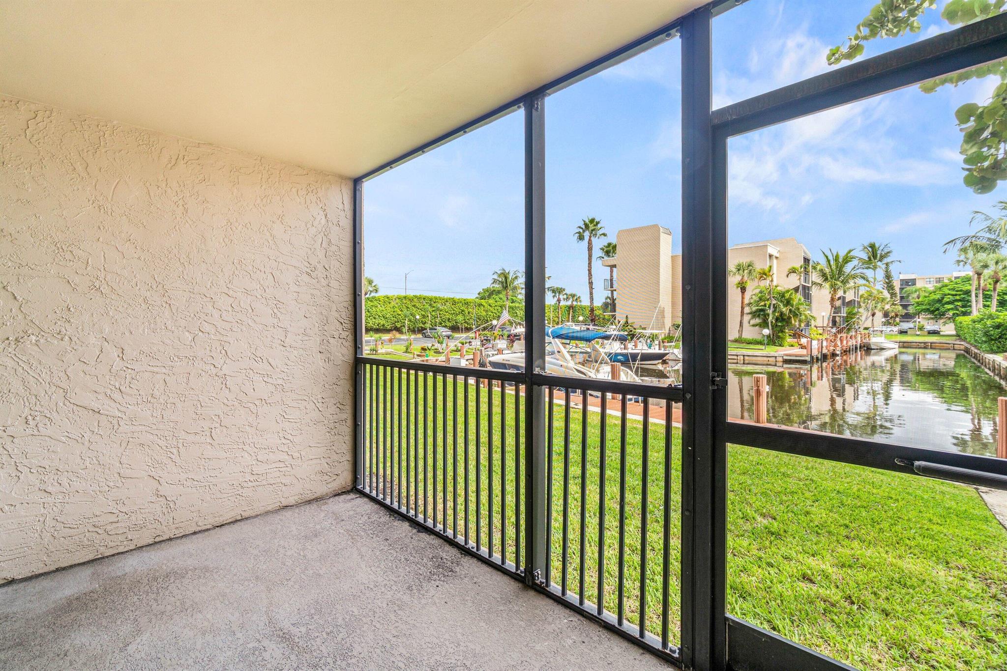 17 Royal Palm Way 103