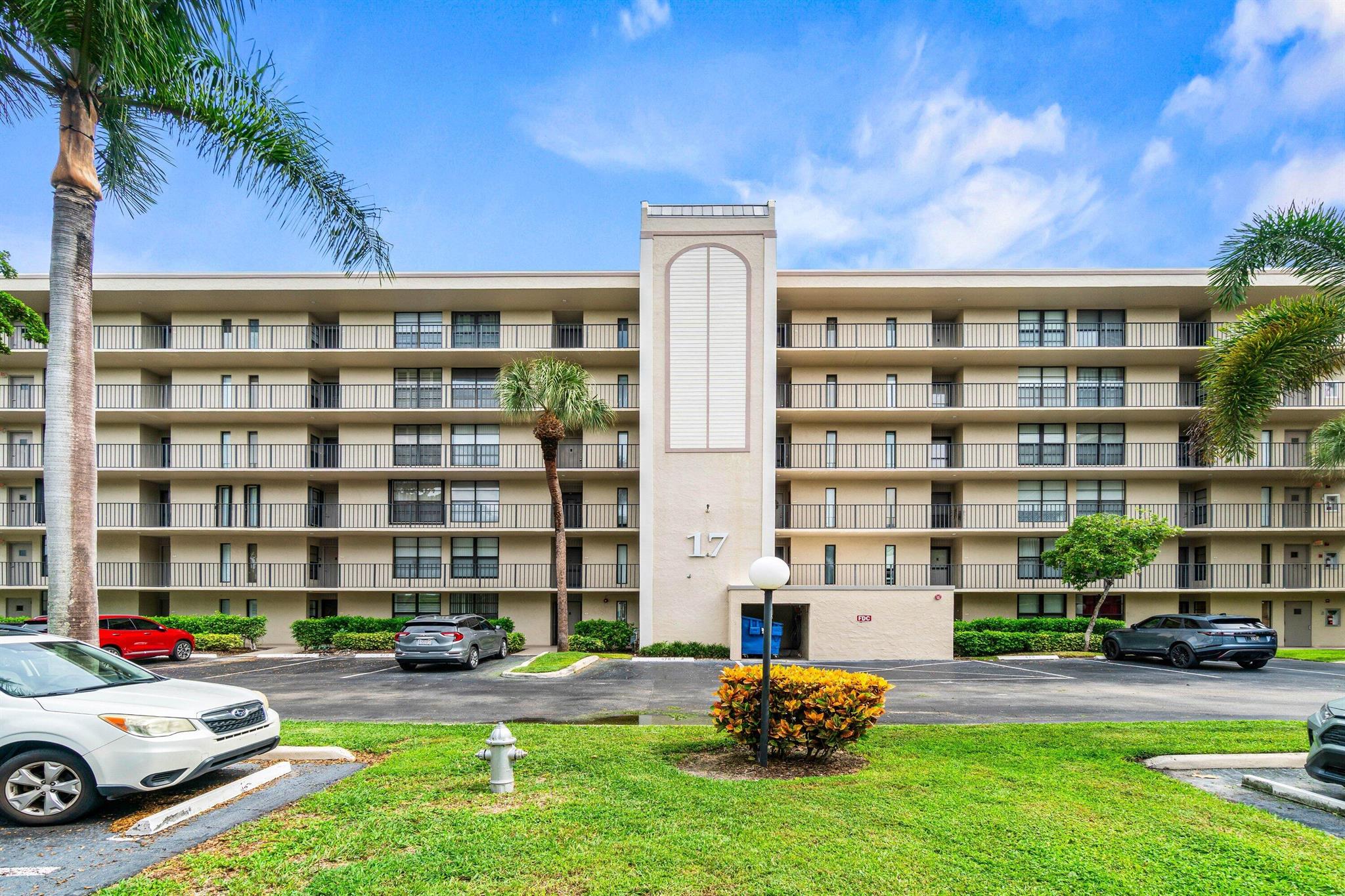 17 Royal Palm Way 103