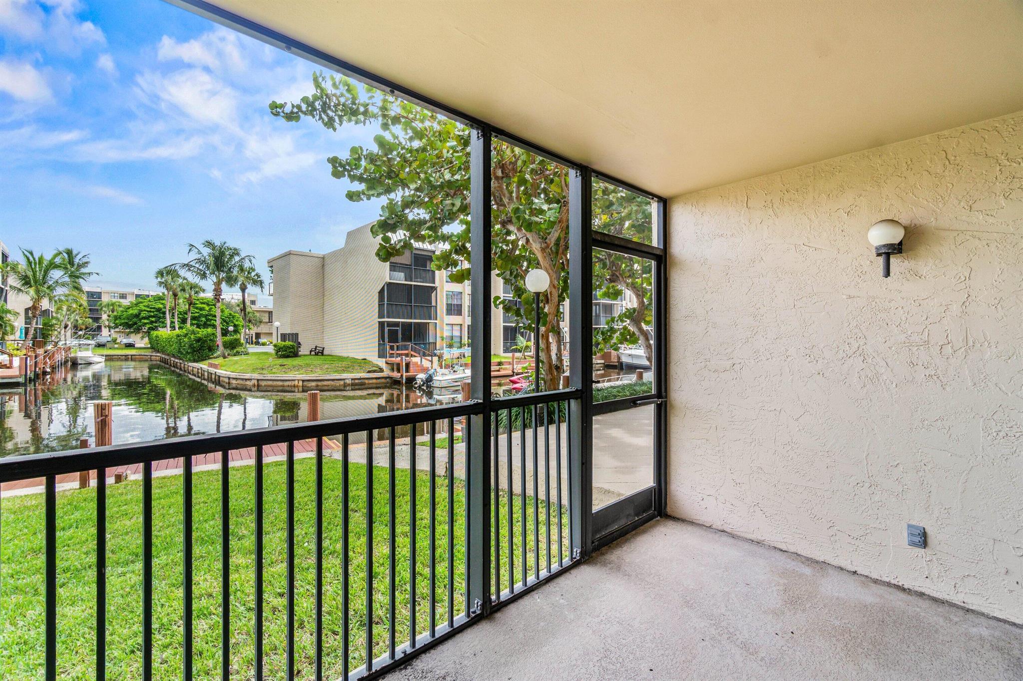 17 Royal Palm Way 103