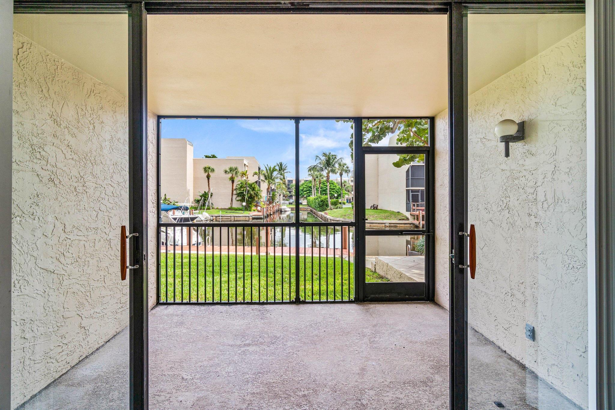 17 Royal Palm Way 103