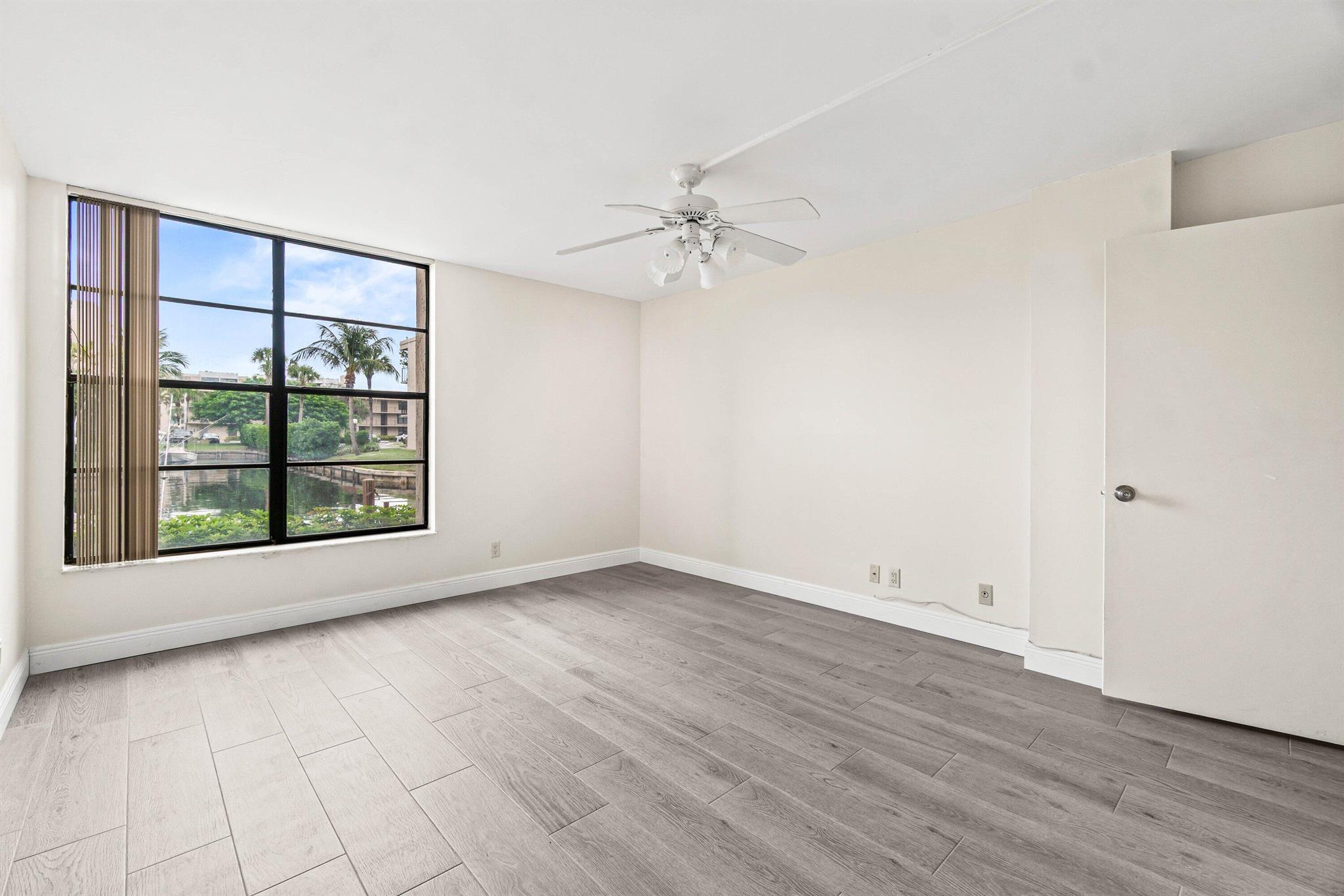 17 Royal Palm Way 103