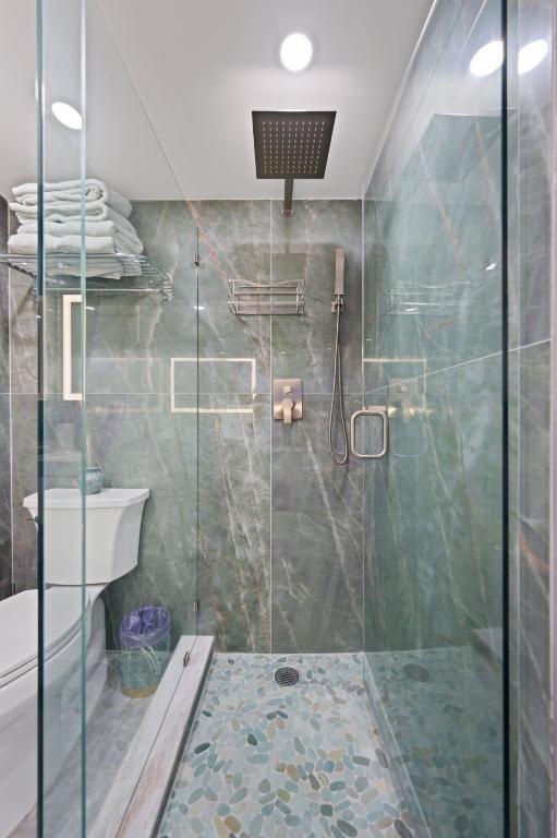 12 Royal Palm Way Unit 605