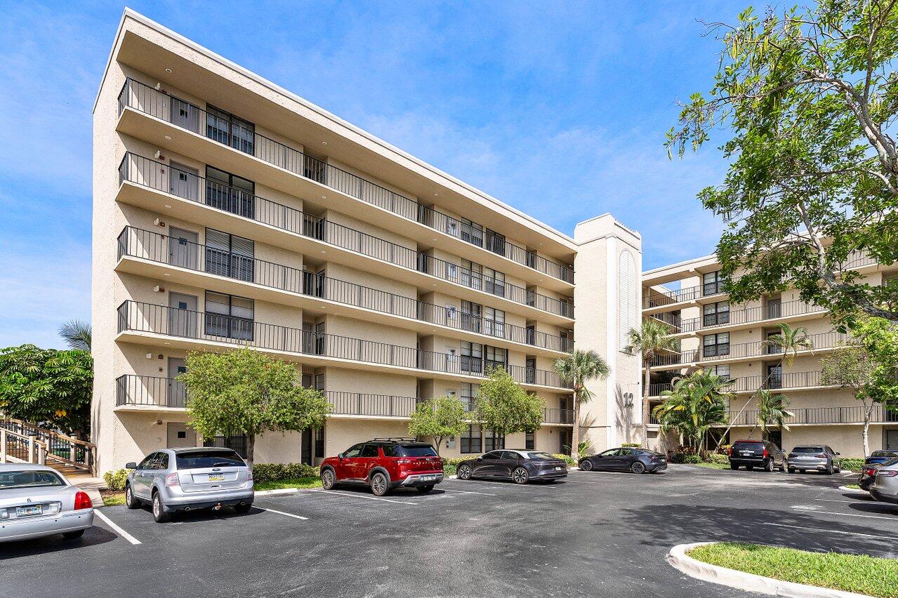 12 Royal Palm Way Unit 605