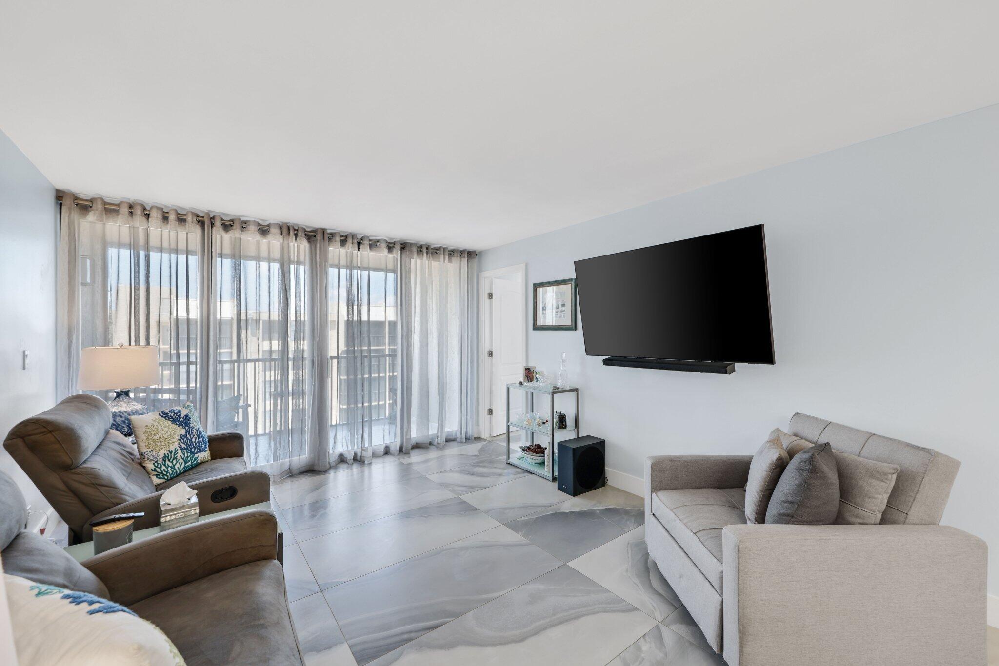 12 Royal Palm Way Unit 605