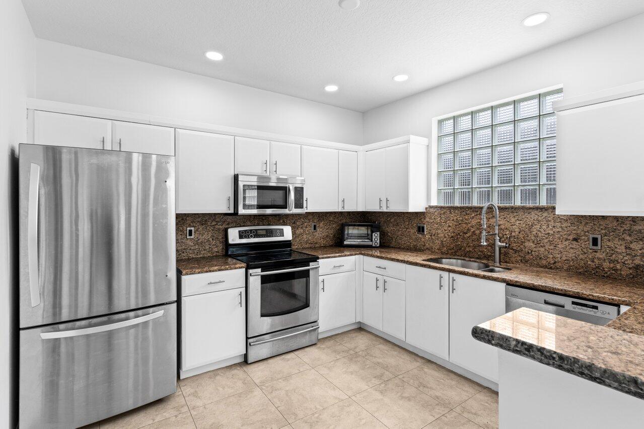 11157 Harbour Springs Circle