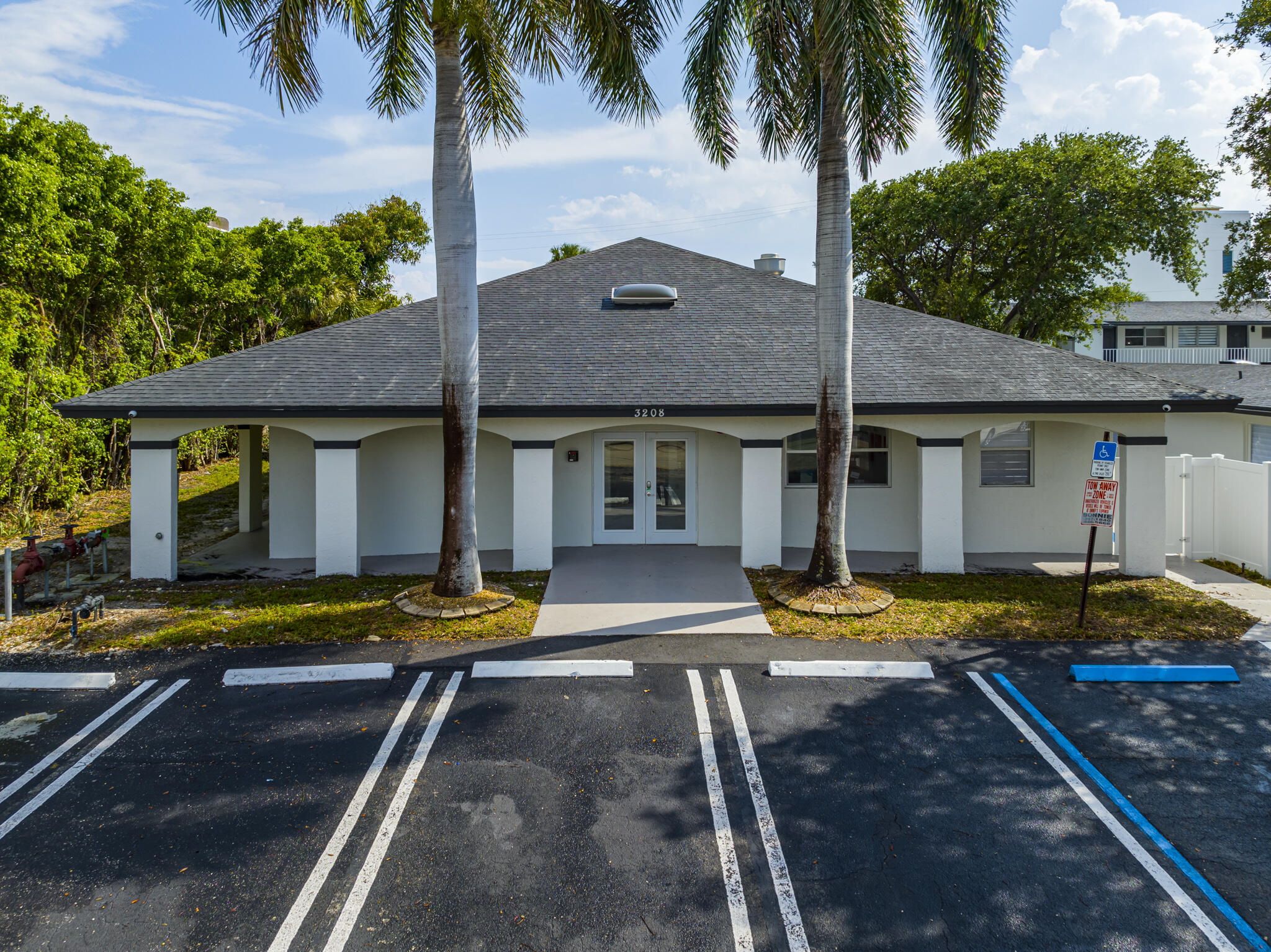 1020 N Riverside Drive