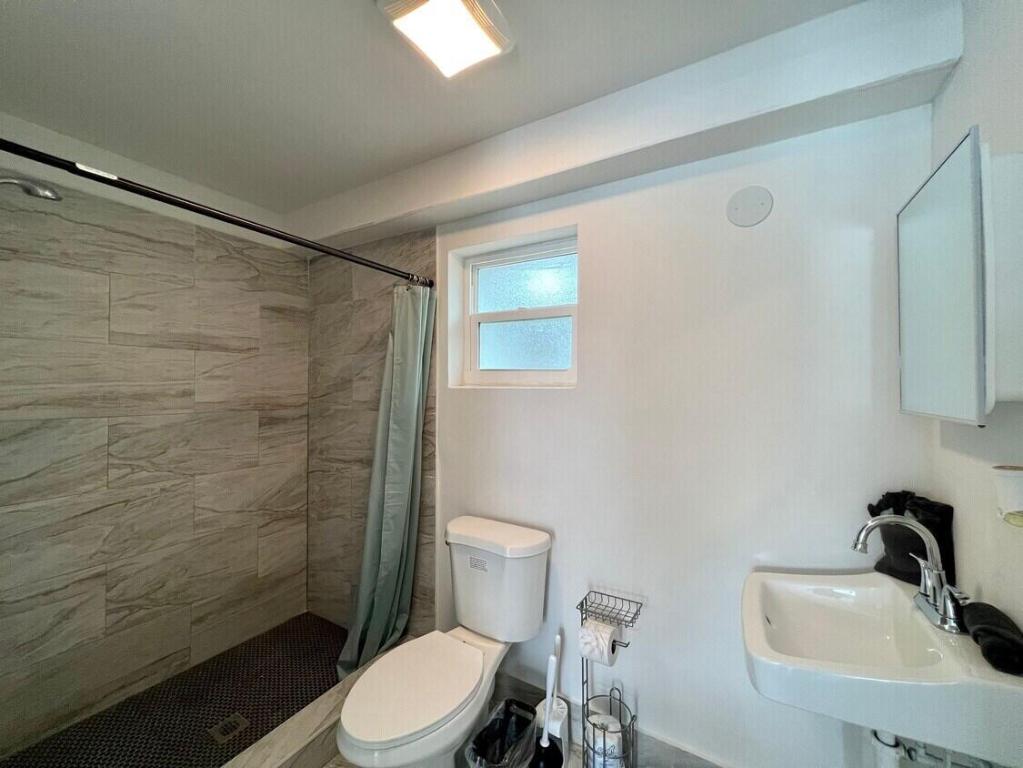 1020 N Riverside Drive