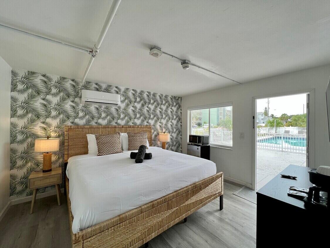 1020 N Riverside Drive