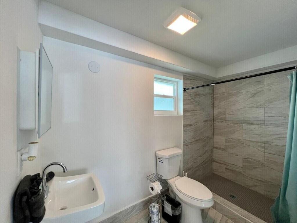 1020 N Riverside Drive