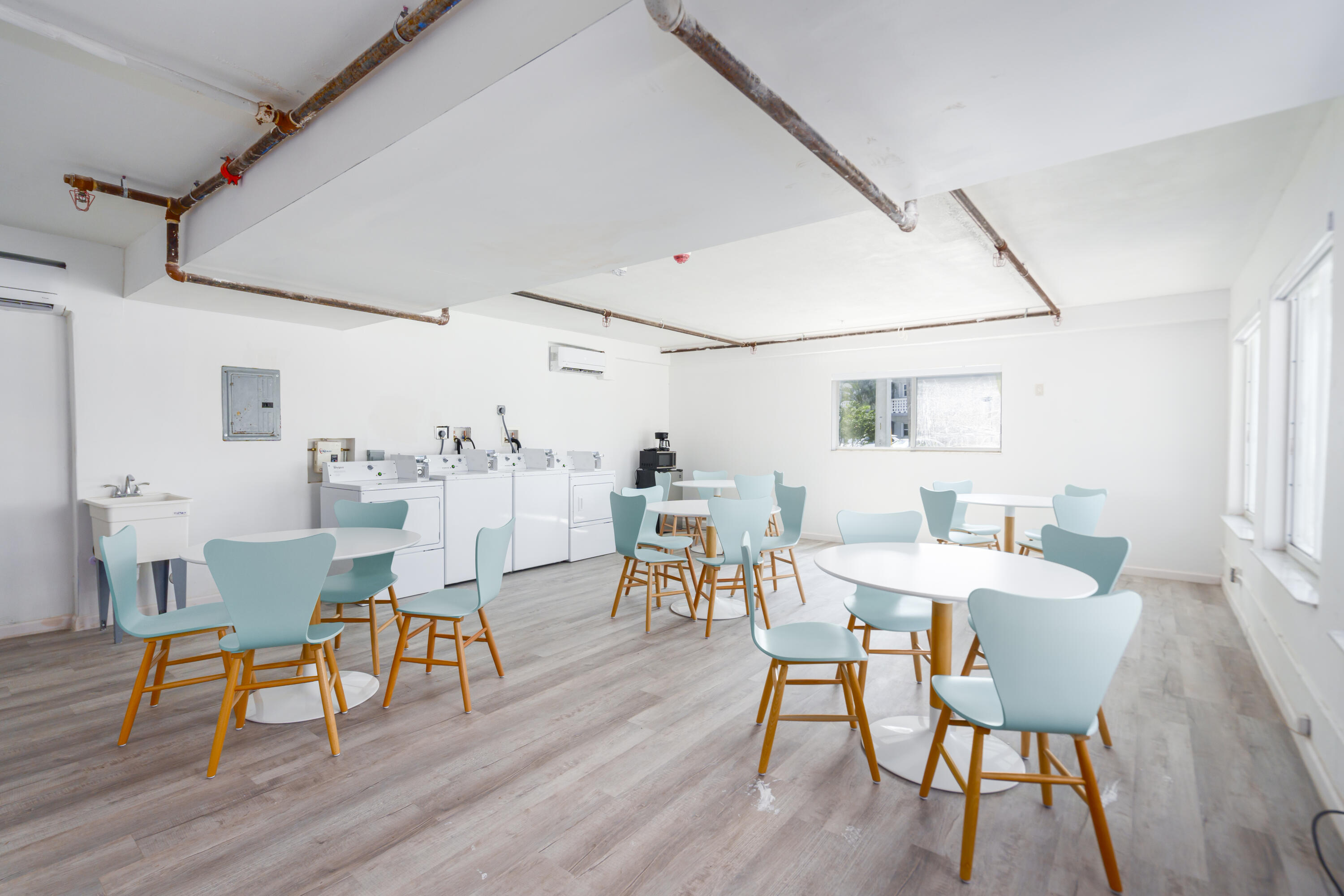 1020 N Riverside Drive 2