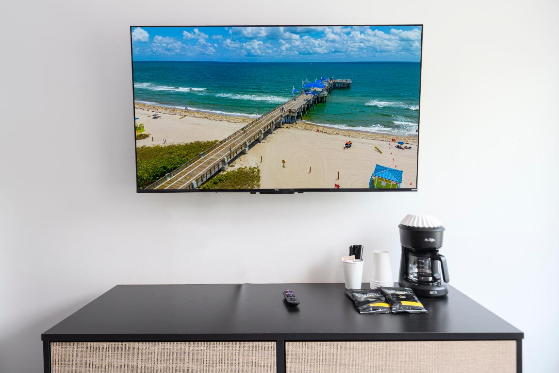 1020 N Riverside Drive 4