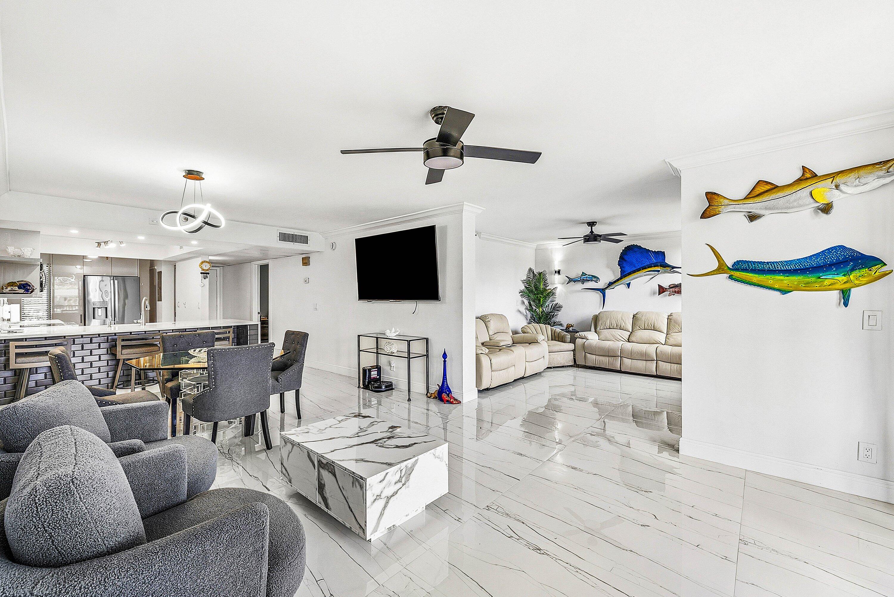 18 Royal Palm Way 109