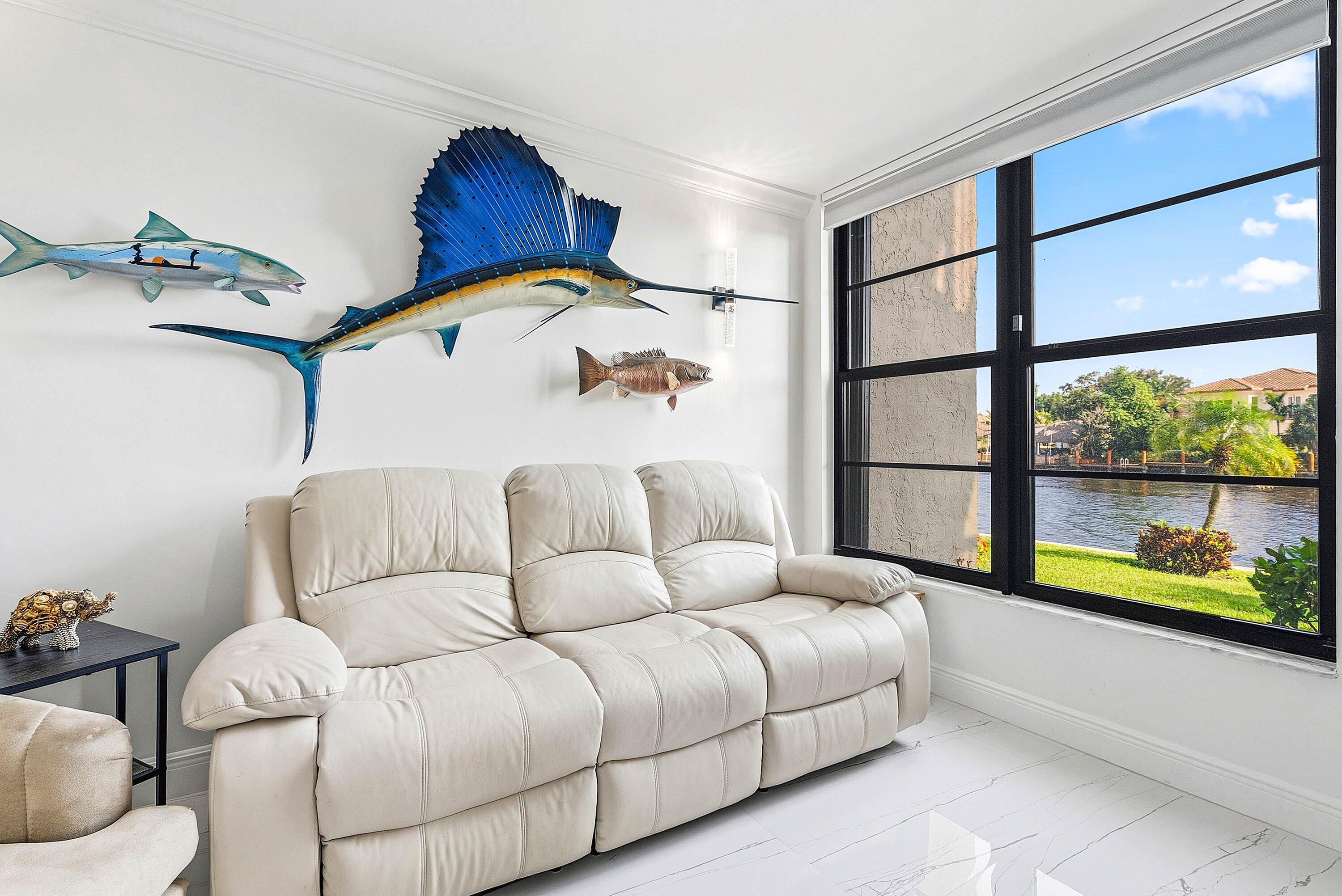 18 Royal Palm Way 109