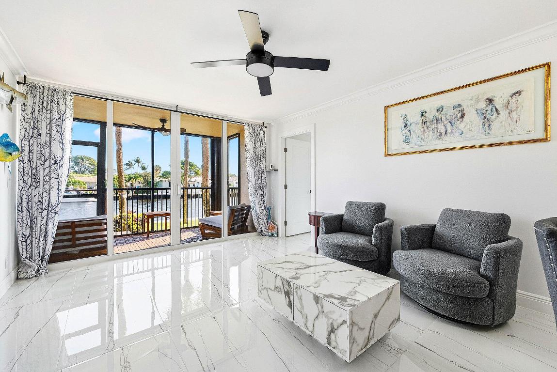 18 Royal Palm Way 109