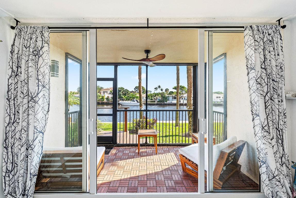 18 Royal Palm Way 109