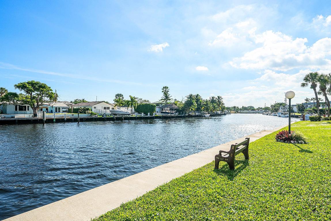 18 Royal Palm Way 109