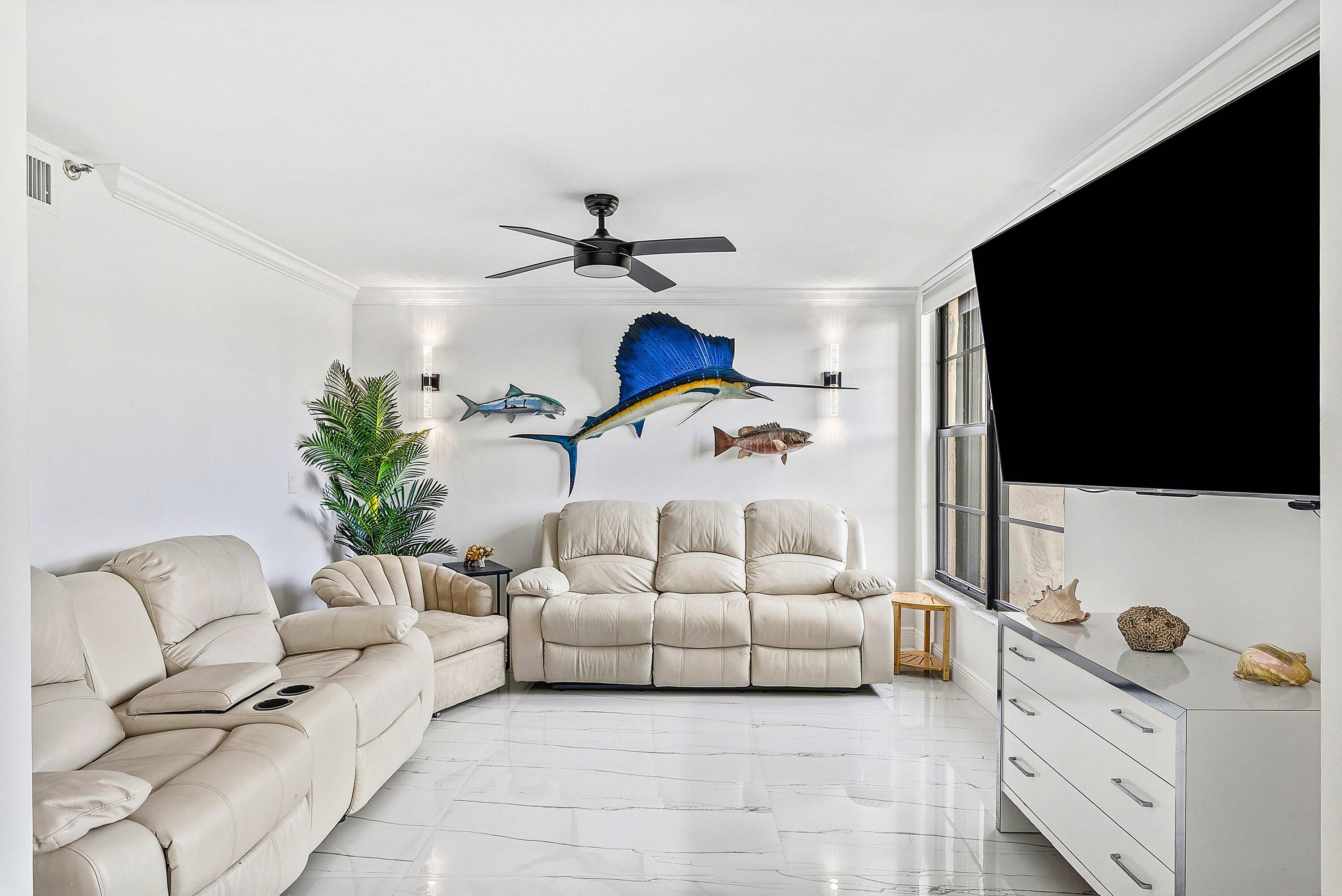 18 Royal Palm Way 109