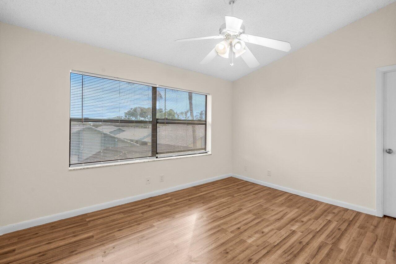 9112 SW 21st Court E