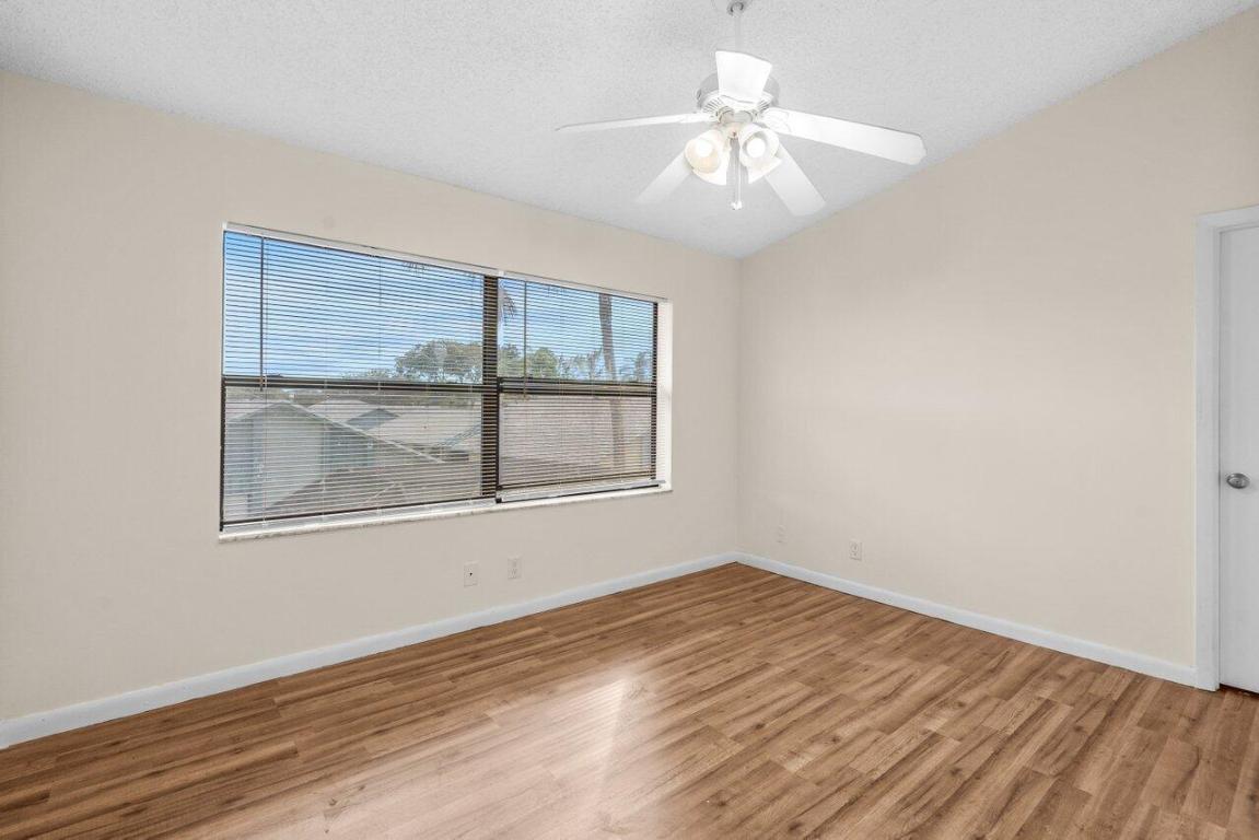 9112 SW 21st Court E