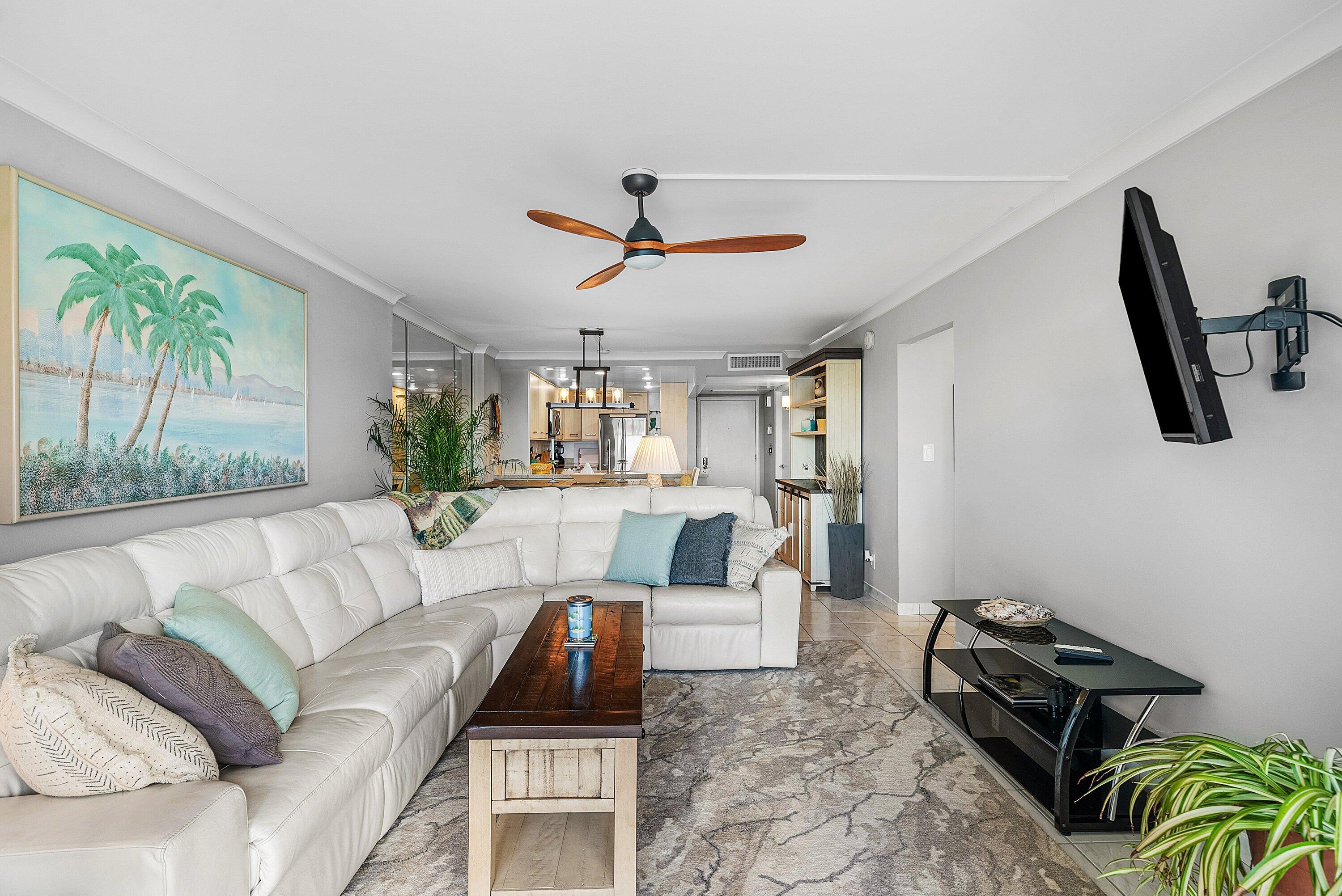 7 Royal Palm Way 507