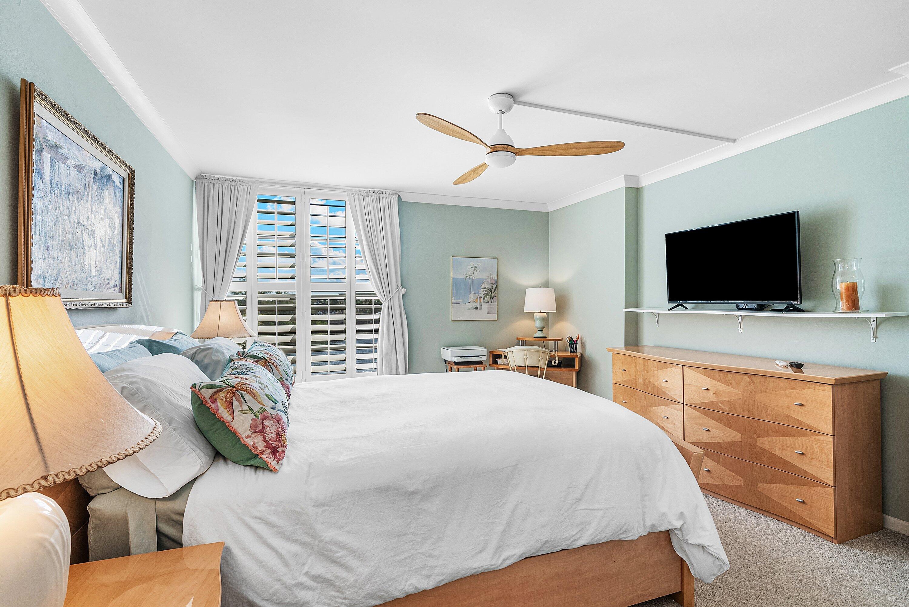 7 Royal Palm Way 507