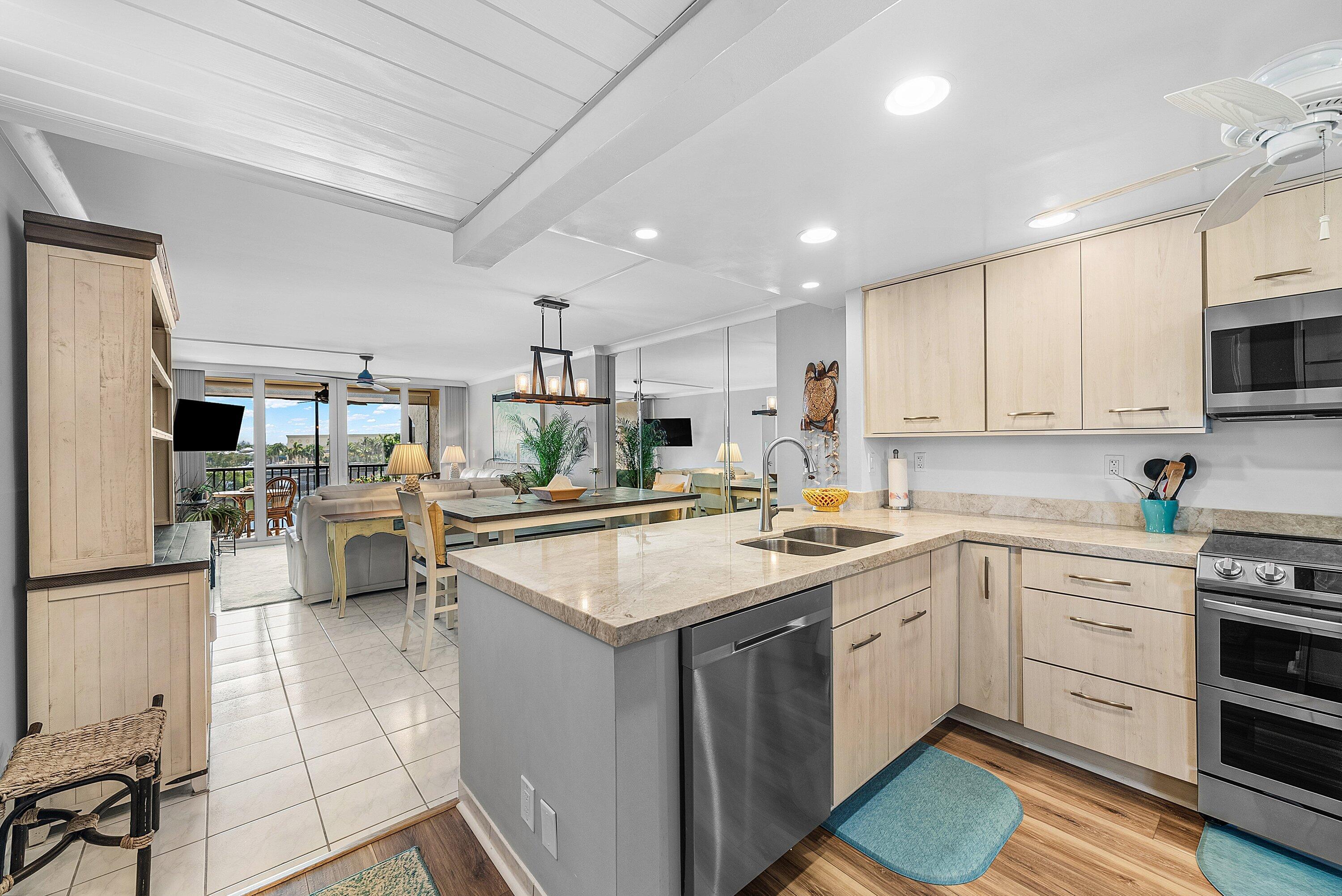 7 Royal Palm Way 507