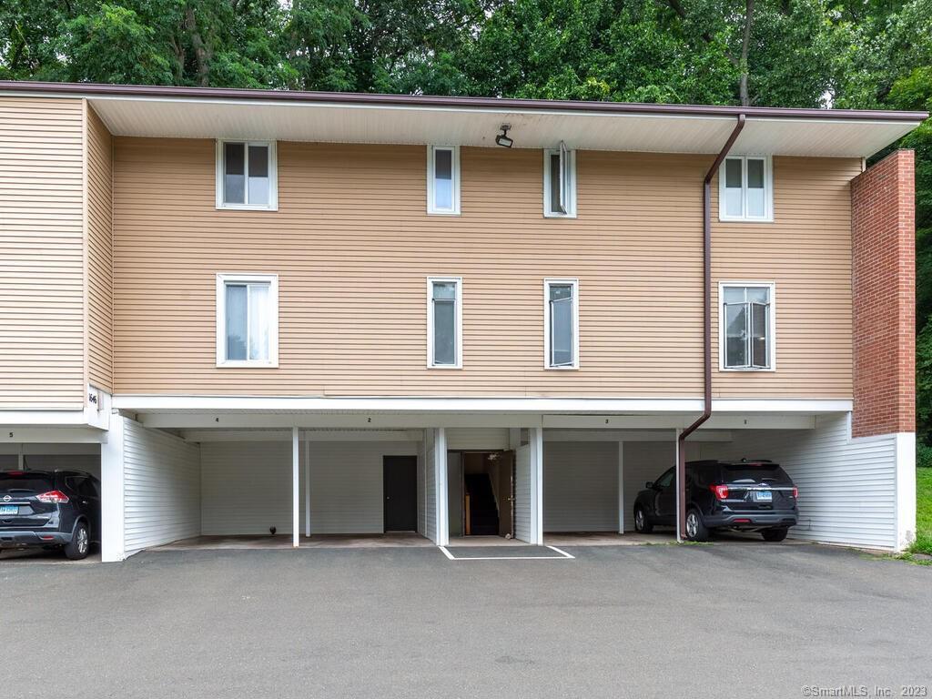 1646 Farmington Avenue 4